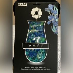 MODGY VAN GOGH IRISES VASE